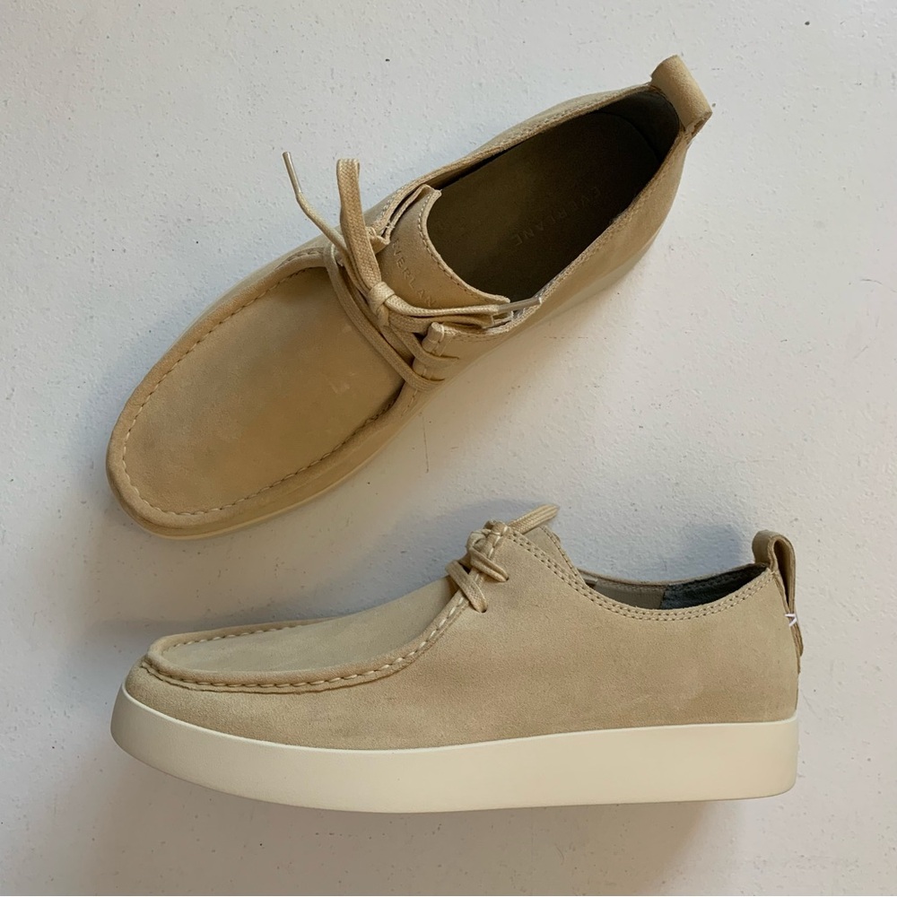Everlane Mens Suede Leather Desert Shoe in Cream Tan Size 10 NEW IN BOX
